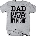 Dad by Day Gamer by Night Funny Nerdy Father Video Game Mum or dad T Shirt for Men Trim Heather Grey