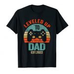 Mens I Leveled Up To Dad 2022 Silly Soon To Be Dad 2022 Gamer T-Shirt